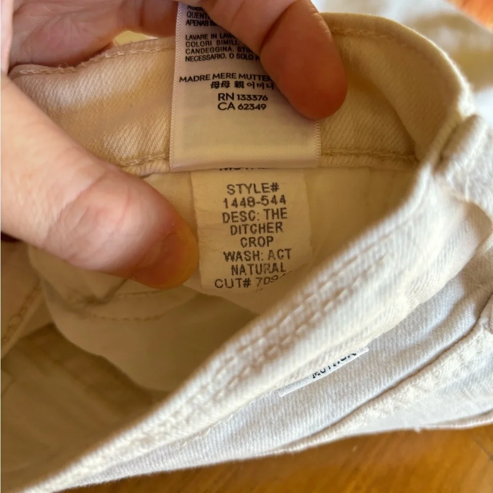 MOTHER Superior Ditcher Cropped Jeans in Act Natural - Picture 13 of 15